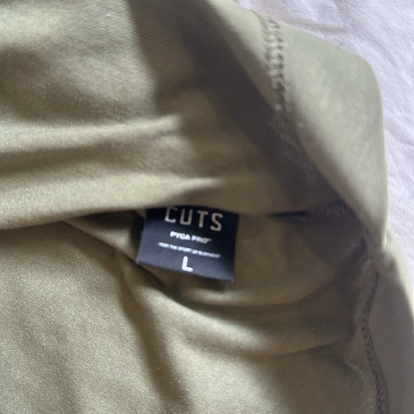 Men’s cuts curve hem t shirt - Picture 4 of 4